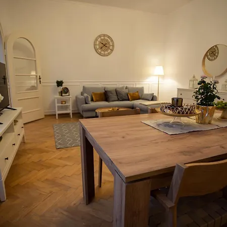 Zamecke Cerveny Dvur Rapotín