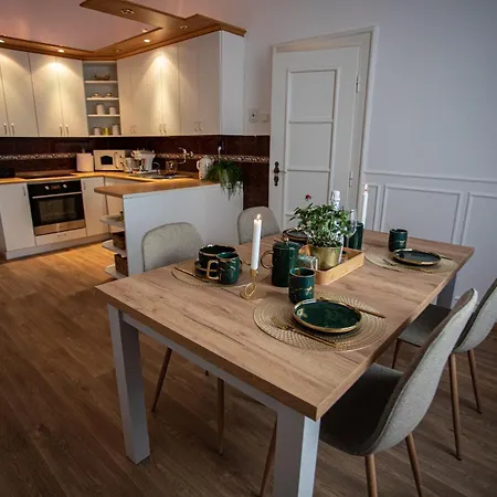 Zamecke Cerveny Dvur Apartman