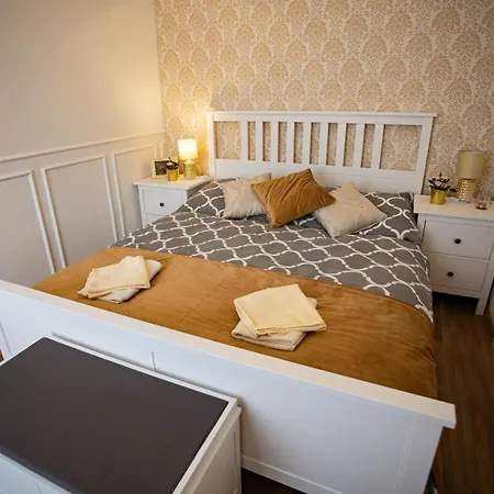 Zamecke Cerveny Dvur Apartman