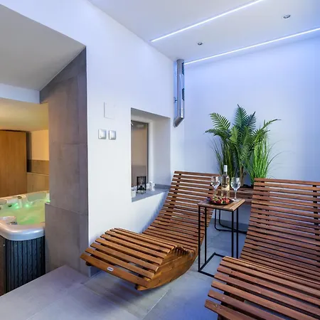 Apartman Zamecke Cerveny Dvur
